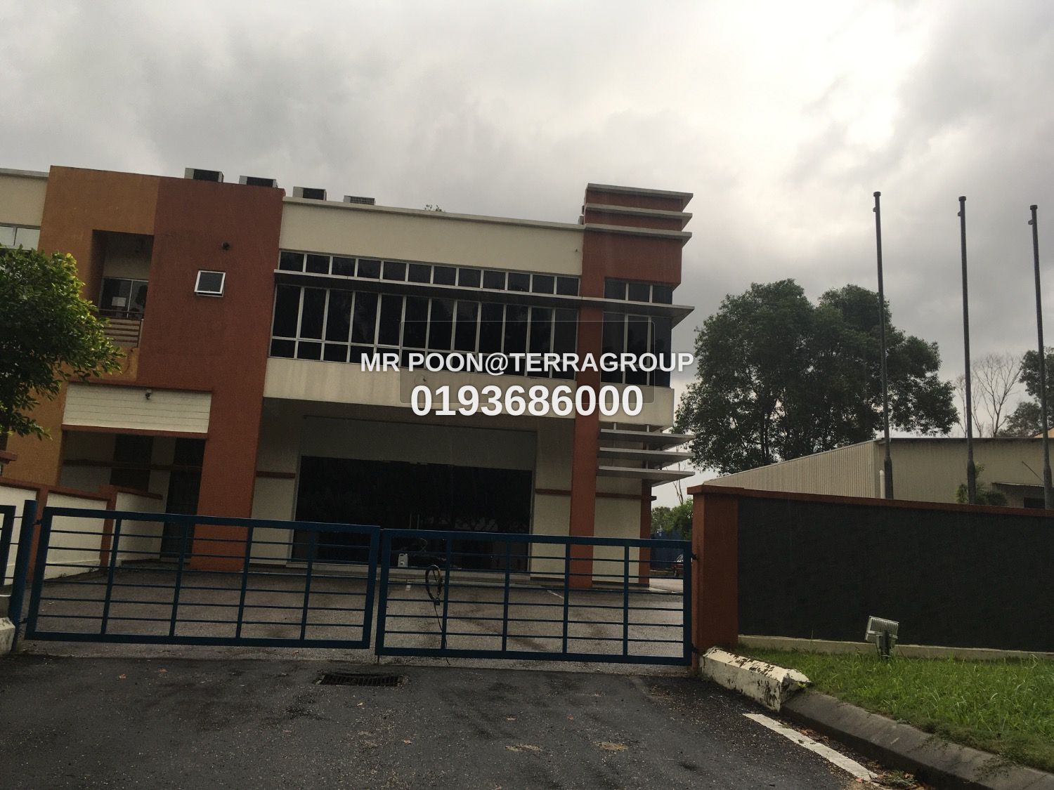 Kota kemuning limited unit semi-d factory for rent