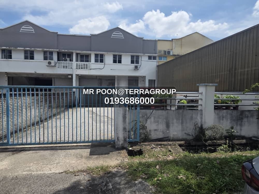 Shah Alam seksyen 27 @ 1 and half sty link factory