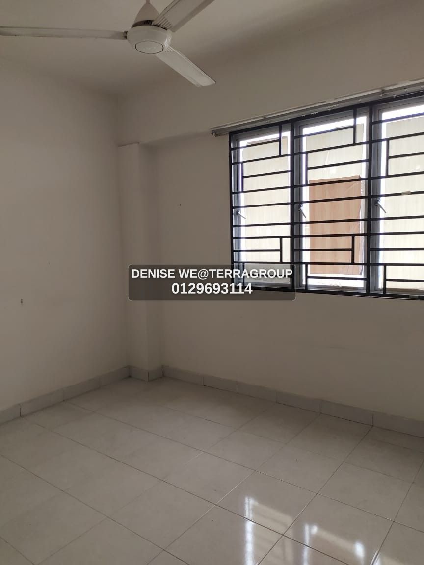 Near by stesen LRT USJ 21 Walking Distance