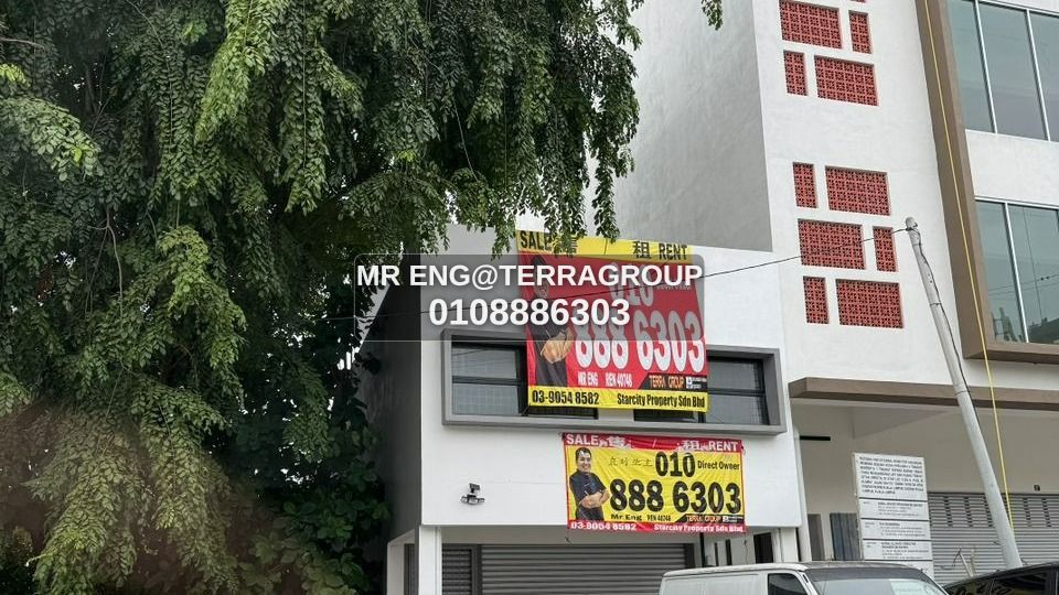 SALE@TAYNTON VIEW 4 STOREY SHOP image 2