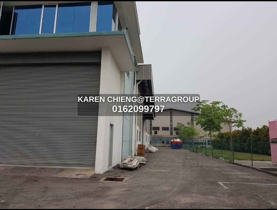 Klang near Kemuning Semi D Fatory bu 8232sft RENT image 2