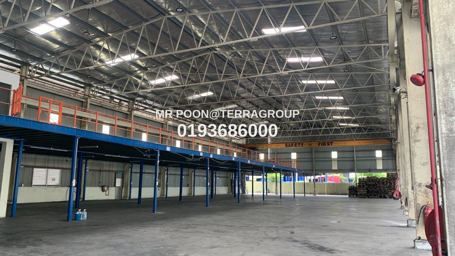 Kota Kemuning warehouse with loading bay for rent image 3