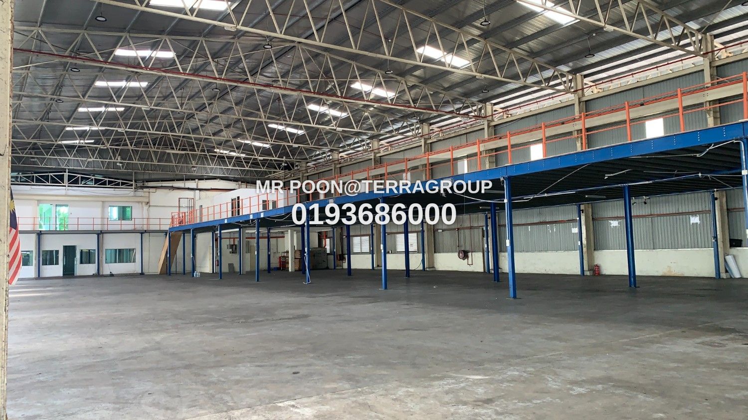 Kota Kemuning warehouse with loading bay for rent image 2
