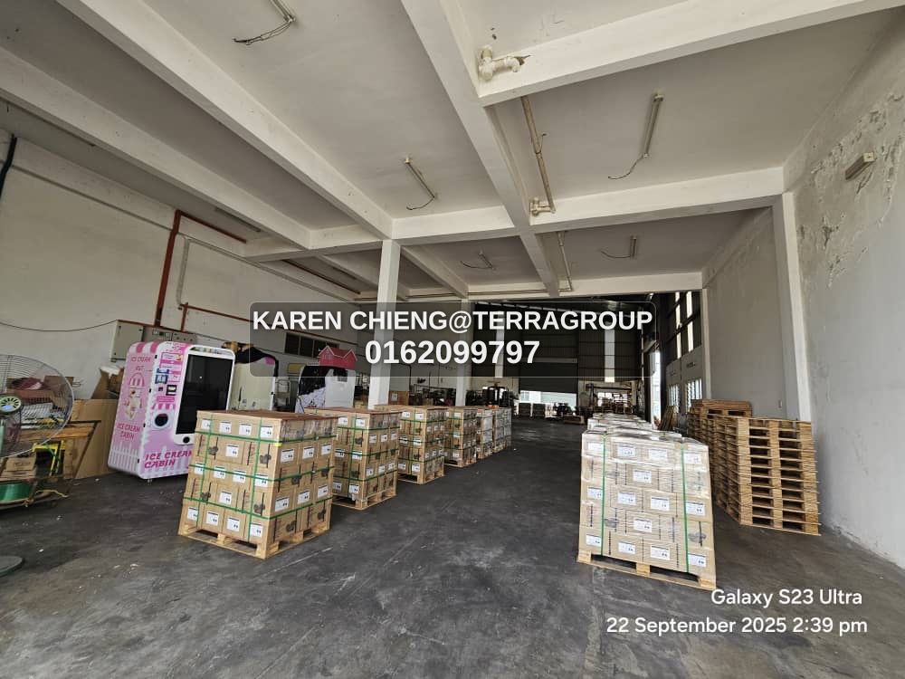 Air hitam klang semi d factory for RENT