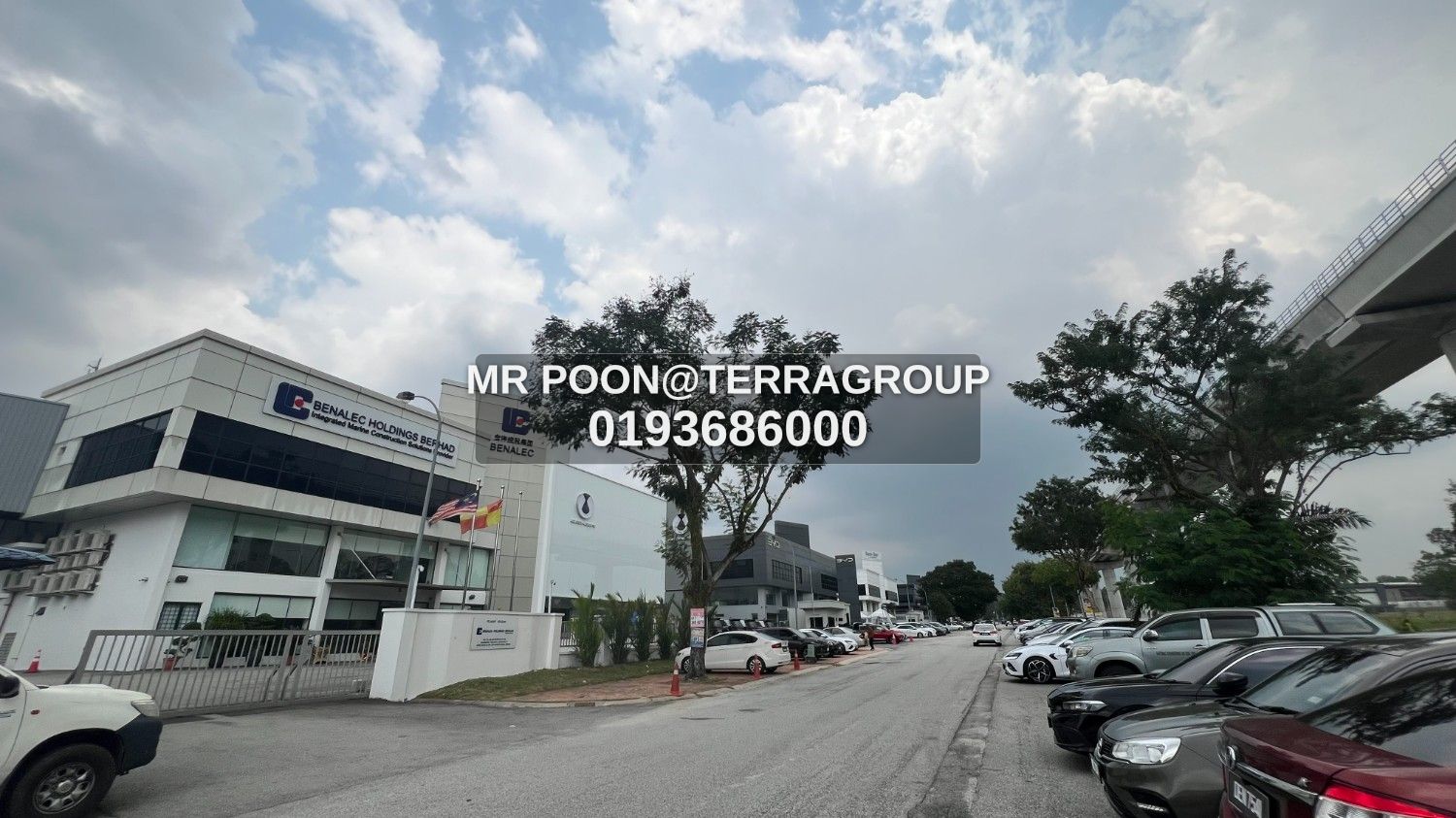 Showroom @ Temasya Glenmarie detached factory