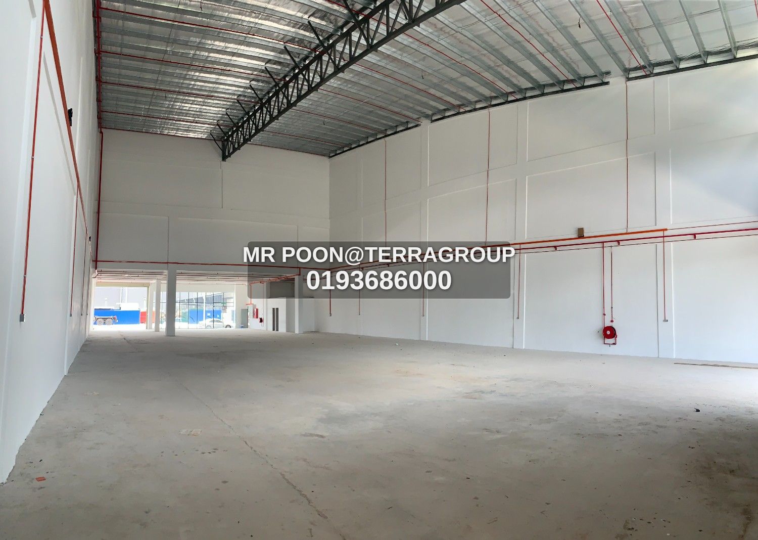 Adjoining link factory with 50' ceiling height thumbnail 4