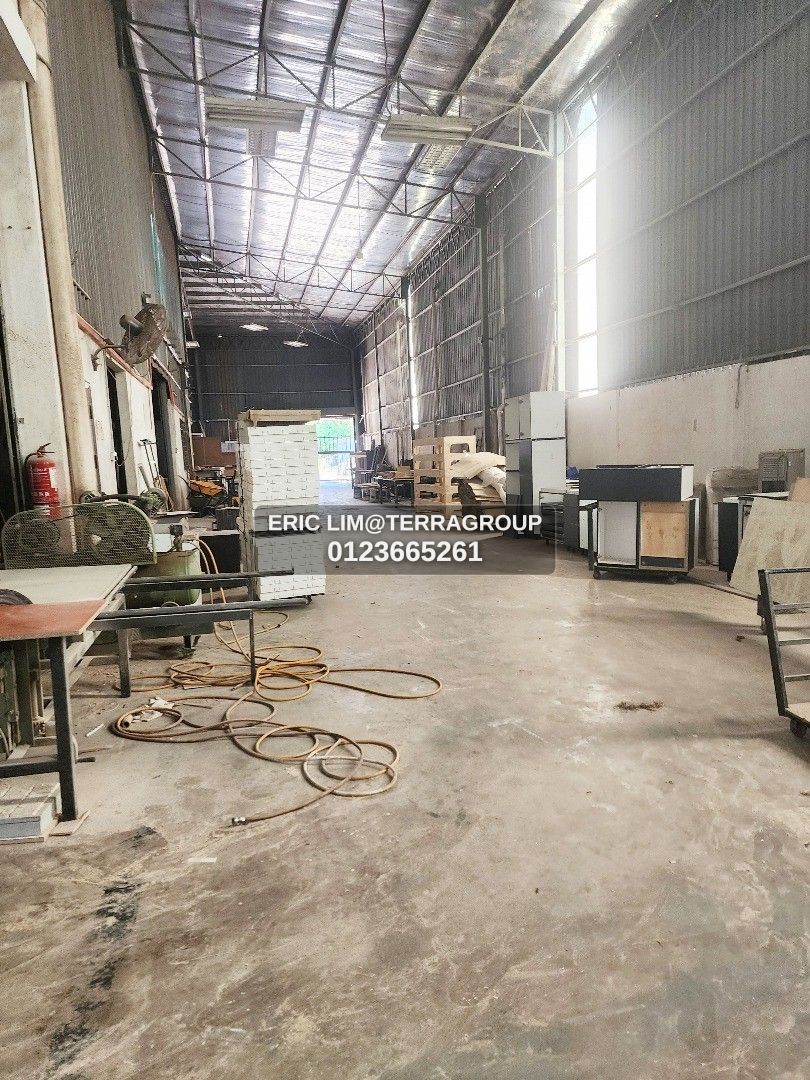 Bukit Kemuning-Semi-D Factory LA:22637 BU:17185