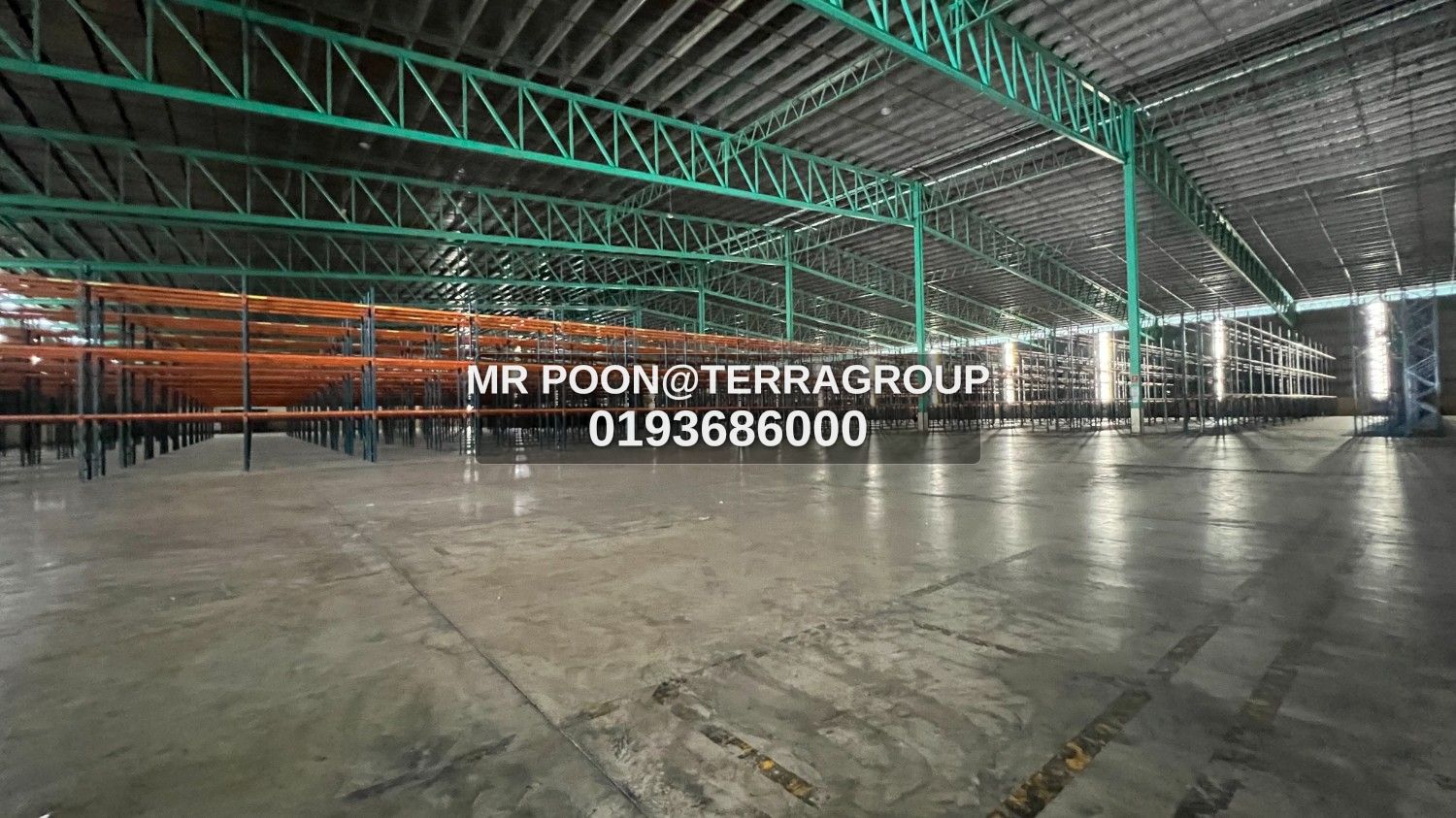 Shah alam @ Bukit Jelutong warehouse with racking image 3