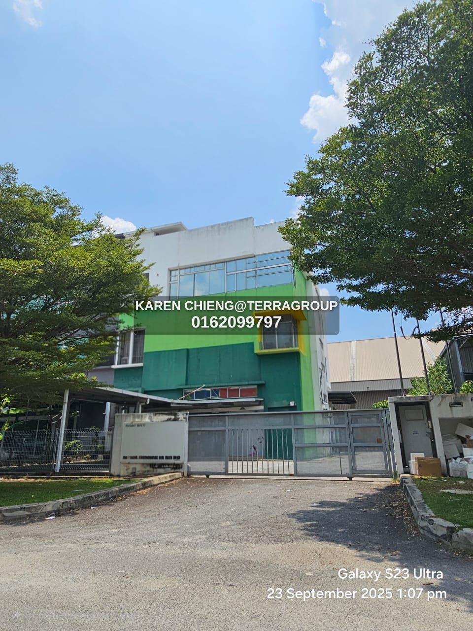 3 storey Semi D factory 6300sft  for SALE